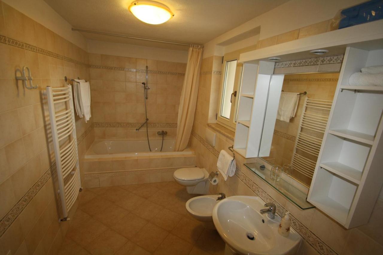 Apartment Marija Kaštelir Buitenkant foto